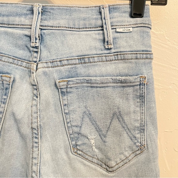 MOTHER Denim The Hustler Ankle Chew Distressed Flare Jeans in Petal Plucker Sz26 - Picture 9 of 15